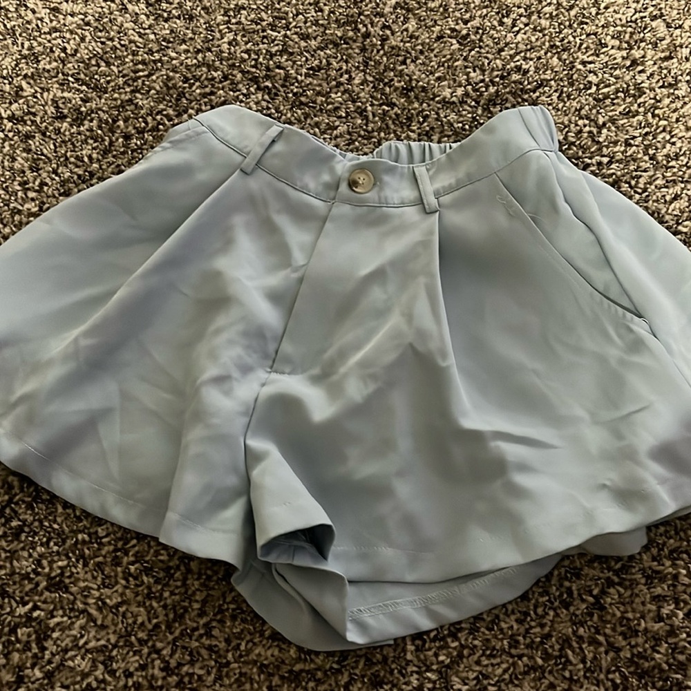 it’s like shorts but kinda looks like a skirt